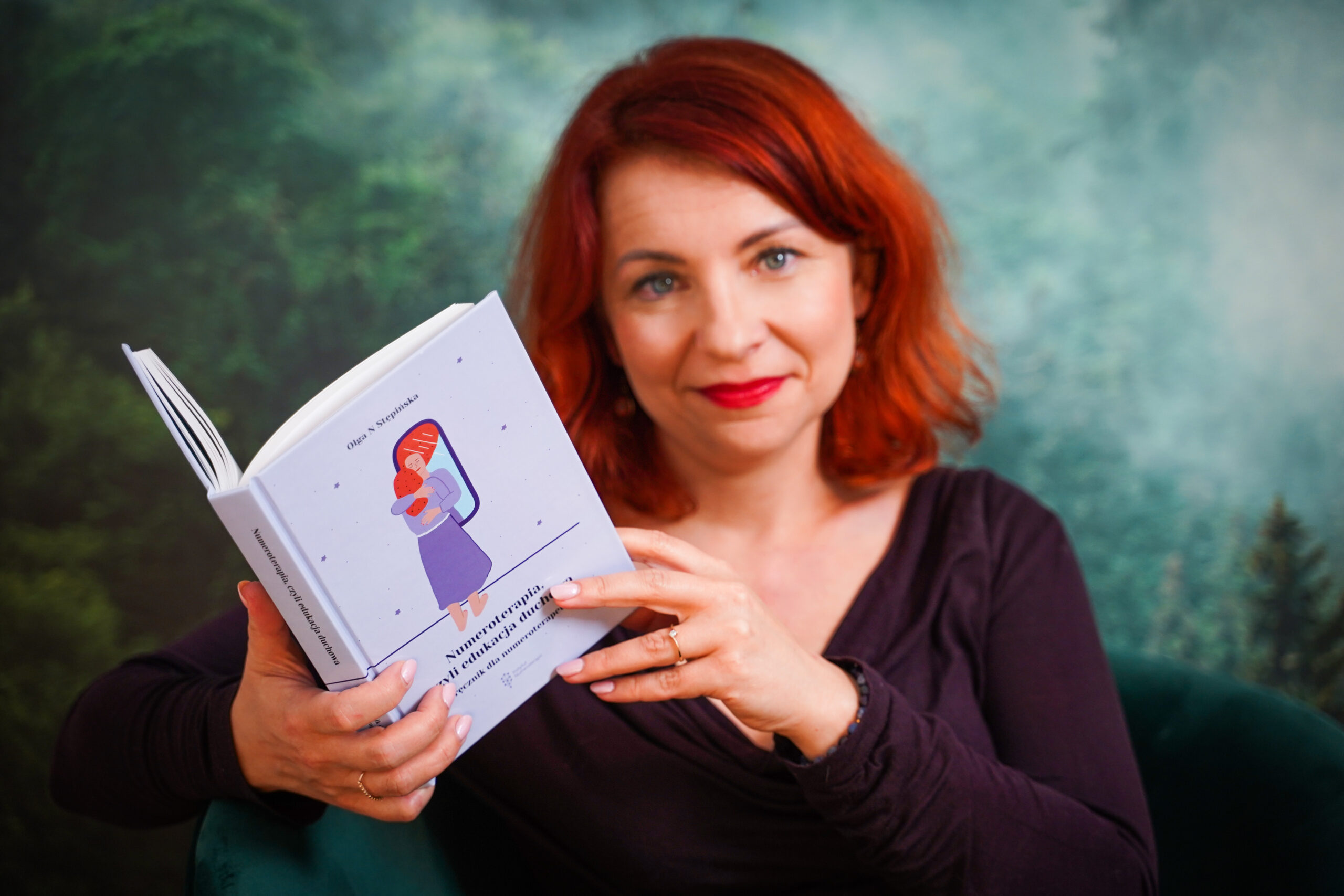Olga N. Stępińska z książką „Numeroterapia, czyli edukacja duchowa”